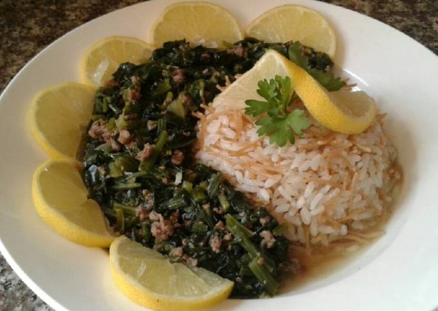 طريقة عمل السبانخ مع الارز واللحمة المفرومة