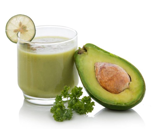 طريقة عمل كوكتيل الافوكادو والموز