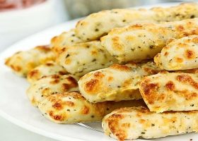 طريقة عمل اصابع الخبز بالثوم