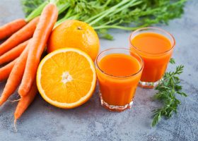 طريقة عمل سموثي البرتقال والجزر