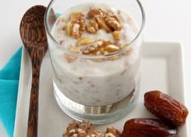 طريقة عمل سموثي التمر والزبادي