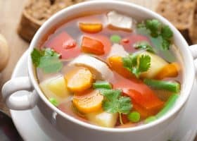 طريقة عمل شوربة الخضار بالزنجبيل