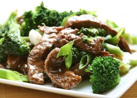 طريقة عمل لحم فيليه بالبروكلي للرجيم