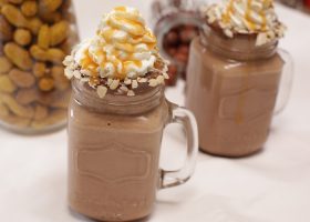 طريقة عمل ميلك شيك السنيكرز