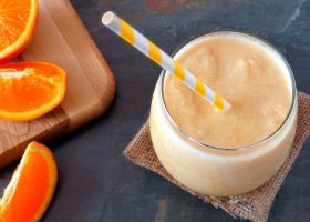 طريقة عمل سموثي البرتقال و الموز