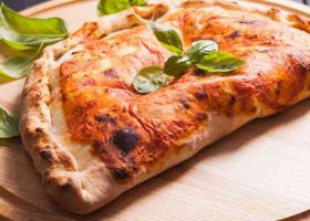 طريقة عمل كالزوني الدجاج