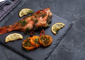 طريقة عمل سمك سيباس مشوي