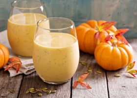 طريقة عمل سموزي التفاح والقرع