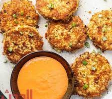 طريقة عمل اقراص القرنبيط بالجبنة