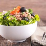 طريقة عمل سلطة التونة بالخضار