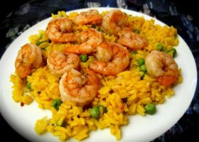 طريقة عمل رز بالجمبري والبهارات