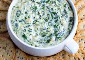 طريقة عمل تغميسة الأرضي شوكي بالجبن والسبانخ