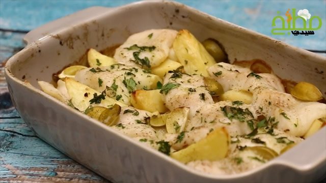 طريقة عمل صينية سمك بالبطاطس والكريمة
