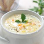 طريقة عمل الشوربة البيضاء بالدجاج والخضار