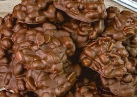 طريقة عمل أقراص الشوكولاتة بالفول السوداني