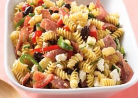 طريقة عمل سلطة المكرونة اليونانية