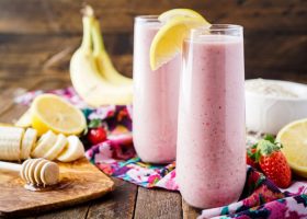 طريقة عمل كوكتيل الفواكه بالحليب