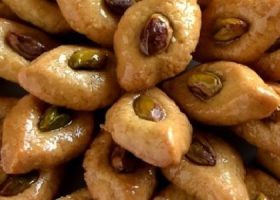 طريقة عمل حلى عيون المها