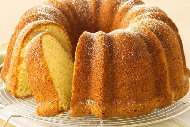 طريقة عمل كيكة سهلة بدون حليب