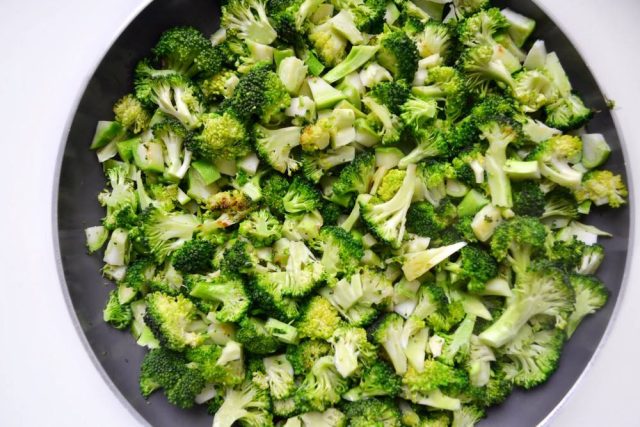 طريقة عمل البروكلي بالثوم والليمون