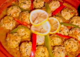 طريقة عمل طاجين كرات السمك الأبيض