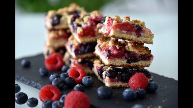 طريقة عمل مبروشة بالتوت الأزرق