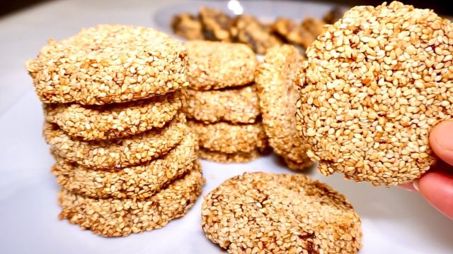 طريقة عمل حلى الموز بالسمسم بدون سكر أو دقيق