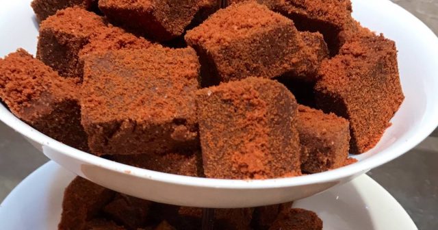 طريقة عمل رنجينة التمر مع بسكويت الجوزاء