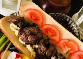 طريقة عمل سندويش الكبدة بالطماطم