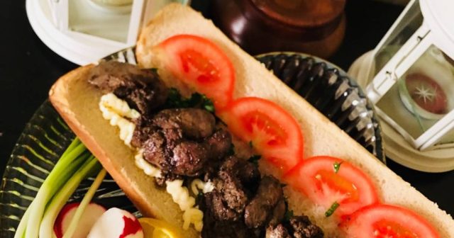 طريقة عمل سندويش الكبدة بالطماطم