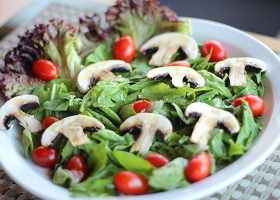 طريقة عمل سلطة الجرجير بخل البلسمك