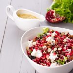 طريقة عمل سلطة الرمان والخس