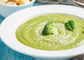 طريقة عمل متبل بروكلي مهروس بالثوم