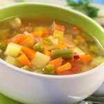طريقة عمل شوربة خضار بدون دجاج