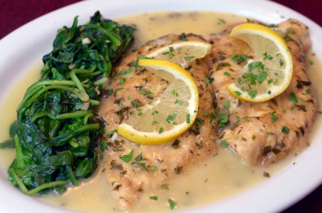 طريقة عمل صدور الدجاج الفرنسية بالليمون