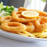 طريقة عمل حلقات الحبار بالملح والفلفل