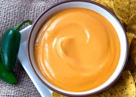 طريقة عمل تغميسة بالجبنة