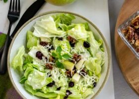 طريقة عمل سلطة التفاح الأخضر مع جبنة المواريلا