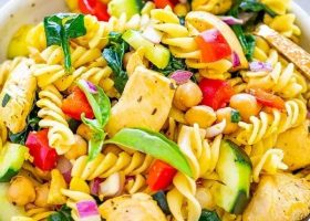 طريقة عمل مكرونة بالبصل المكرمل