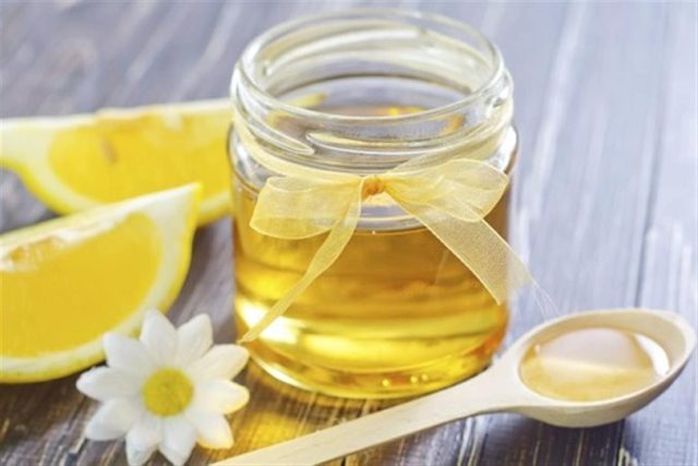 فوائد شرب العسل مع الماء للبشرة