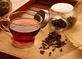 طريقة عمل شاي بالقرنفل