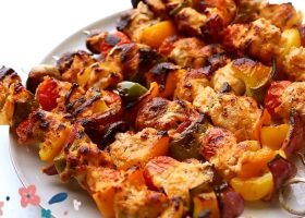 طريقة عمل شيش طاووق مع مكعبات بطاطس