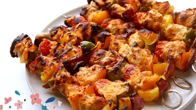 طريقة عمل شيش طاووق مع مكعبات بطاطس