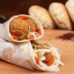 طريقة عمل ساندويش الفلافل بالجبن