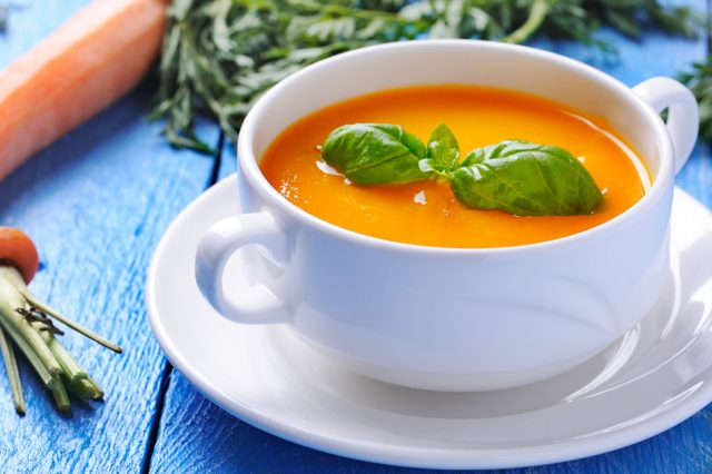 طريقة عمل شوربة الجزر بالزنجبيل والبرتقال