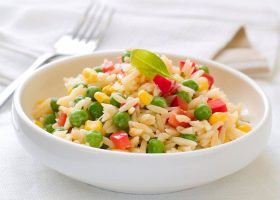 طريقة عمل سلطة مكرونة لسان العصفور بالخضار