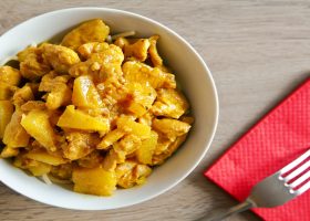 طريقة عمل دجاج بالكاري والأناناس