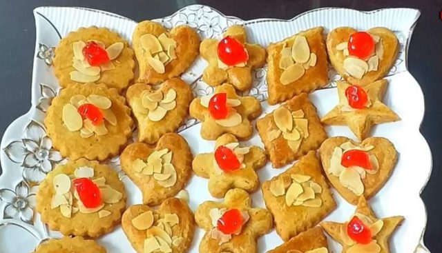 طريقة عمل بسكويت اللوز والتوت