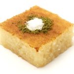 طريقة عمل كيكة البسبوسة بالعسل