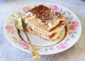 طريقة عمل طبقات البسكويت بالنسكافيه